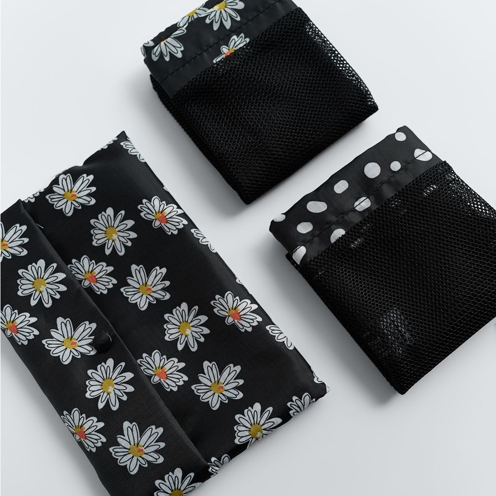 Zara PACK OF 2 PRINTED BAGS - Picture 3 of 12